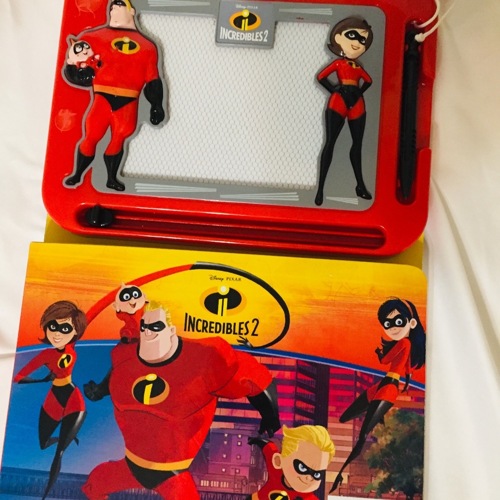Disney/Pixar The Incredibles 2   Etch a Sketch